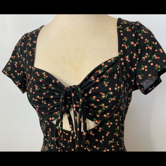 Cute Floral Bodysuit - Picture 3 of 4